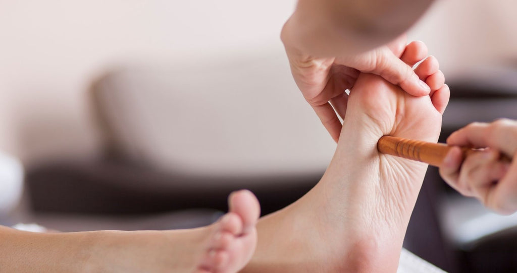 Los beneficios del masaje en los pies y técnicas fáciles